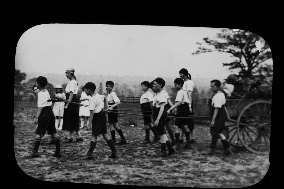 1922 Cubs pulling the trek cart